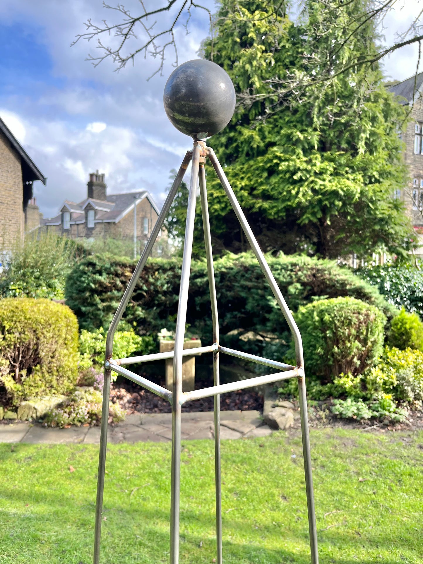 Obelisk with Ball Finial Plant Support 8mm Steel