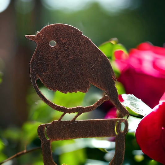 Robin on a Spade Stake from Fig and Rose