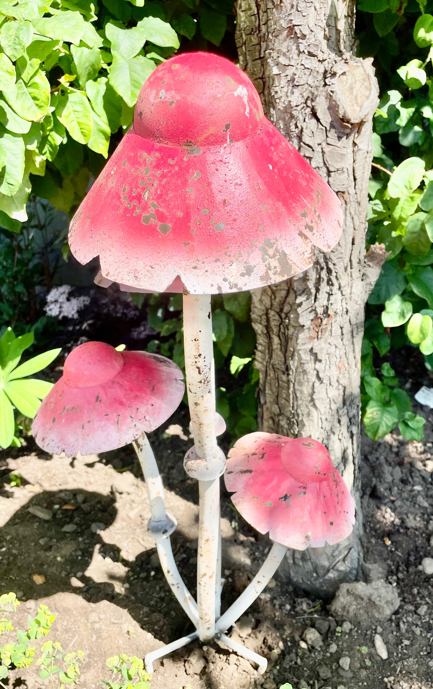 Toadstool Decorations for the Garden from Fig and Rose