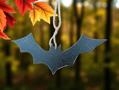 Hanging Metal Bat Ornament – Rustic Halloween Garden & Home Decoration