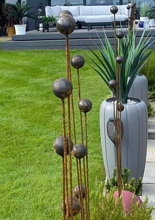Metal 5 Head Ball Cluster Stake Garden Decor