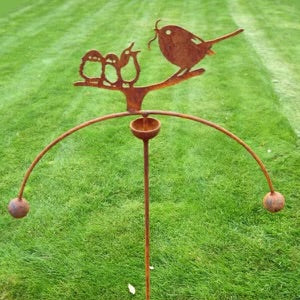 Wind Rocker Robin and Chick | Balancing Birds Feeding | Metal Garden Decor