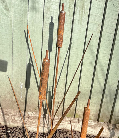 Metal Bulrush Garden Decor Stake