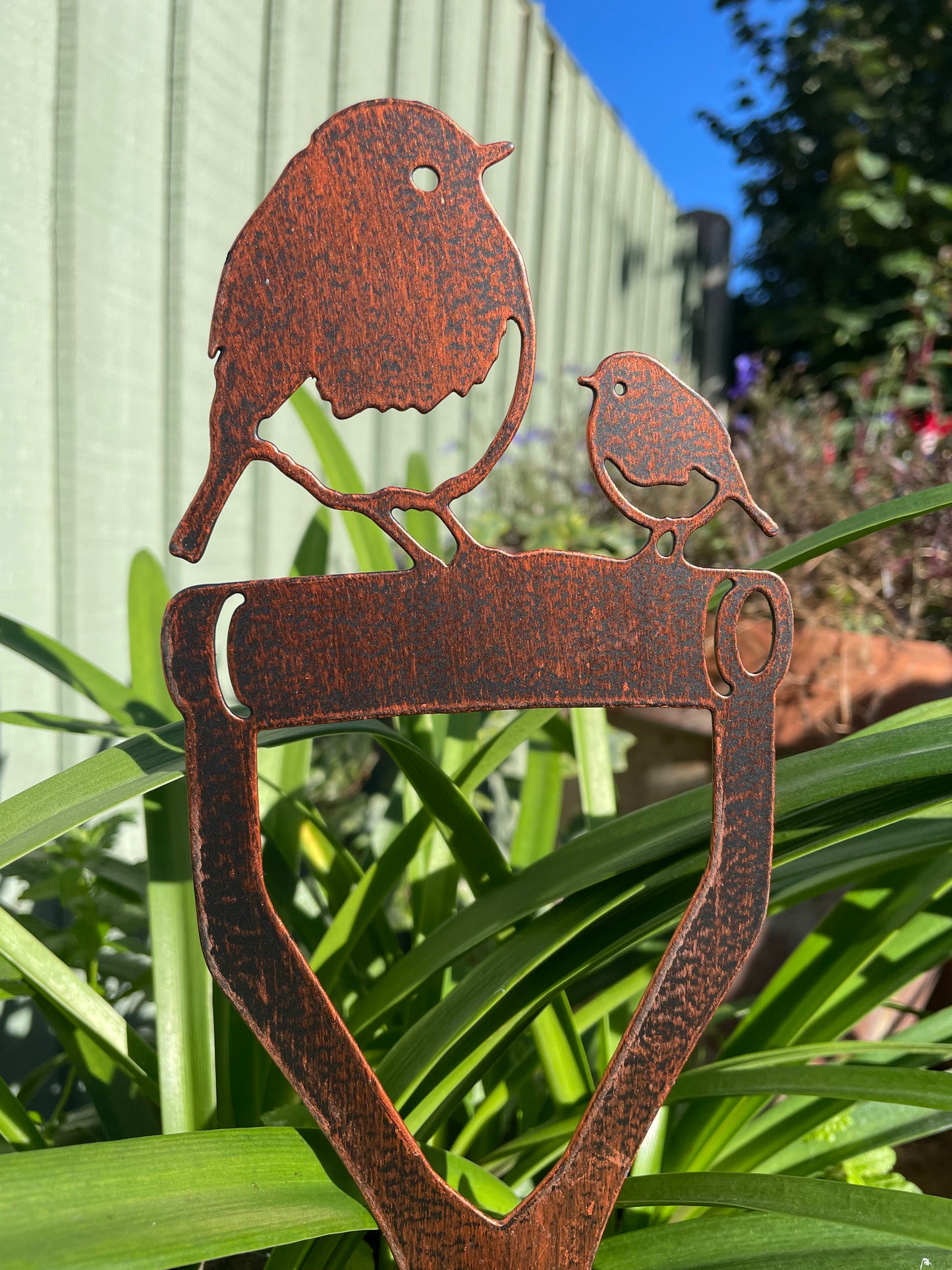 Robin on a Spade Garden Stake from Fig and Rose