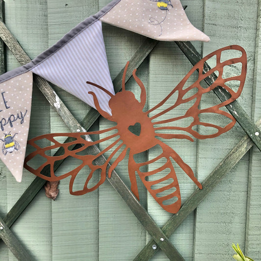 Rusty Bee Wall Plaque | Garden Decor